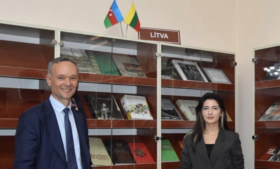 Ambasadorius apsilankė Azerbaidžano nacionalinėje bibliotekoje