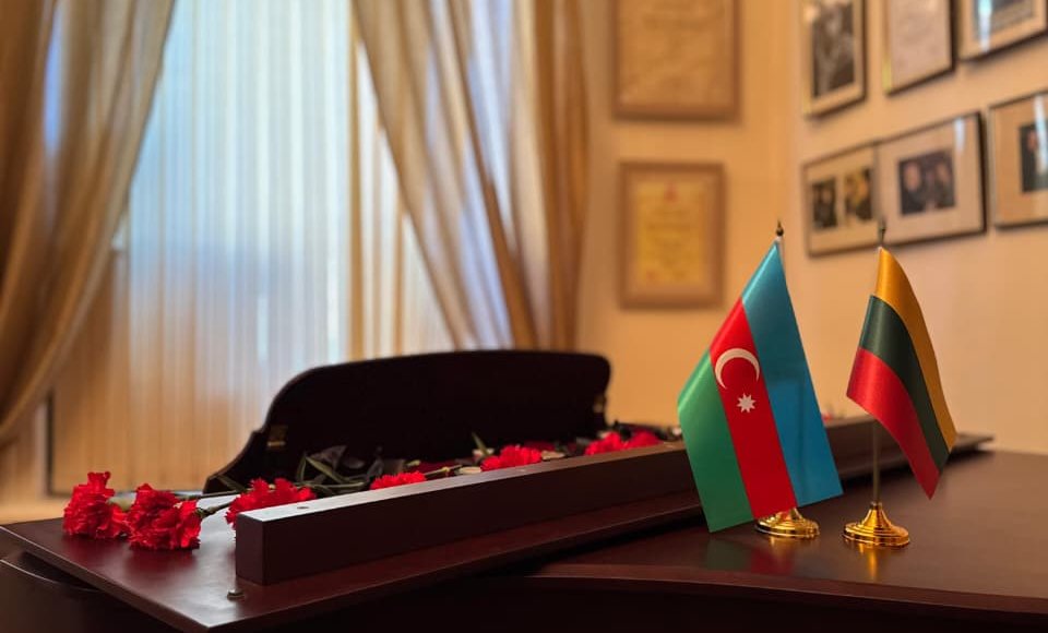 Sausio 13-osios ir Sausio 20-osios aukų Vilniuje ir Baku minėjimas Rostropovičiaus muziejuje